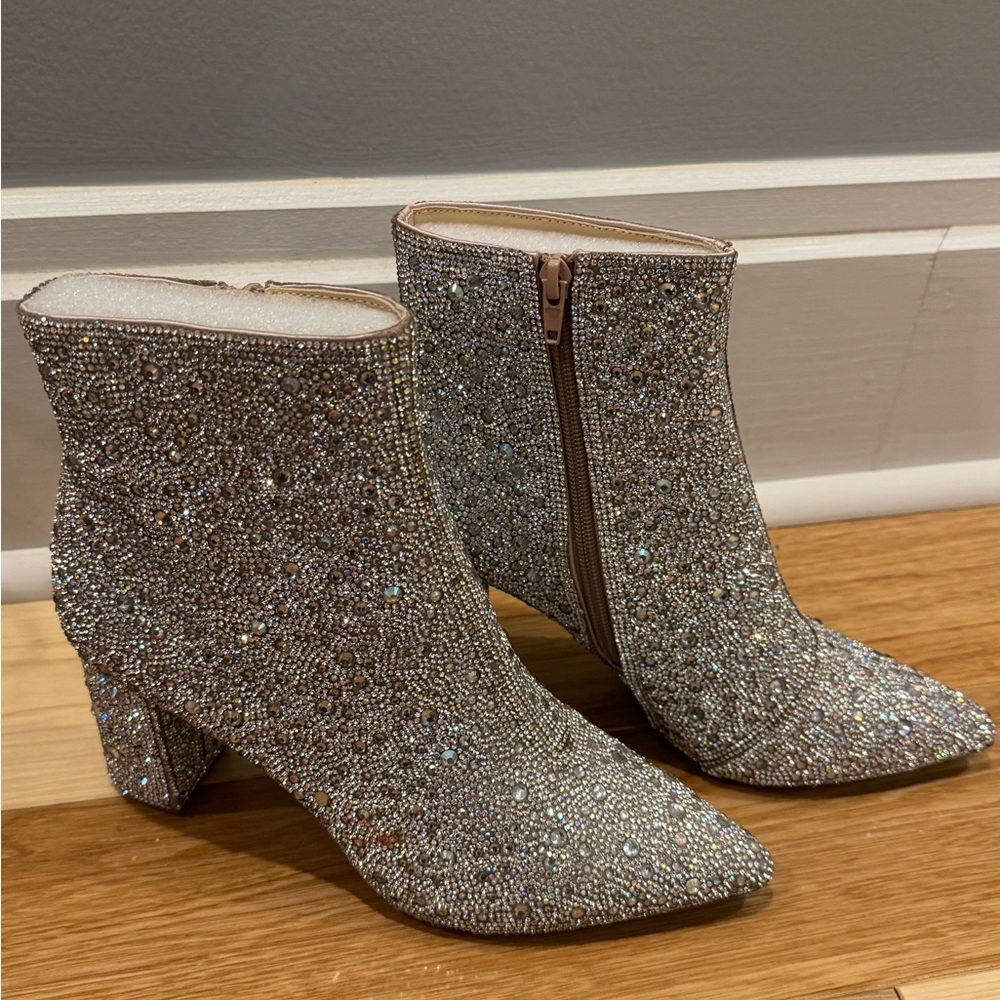 Elegant Silver Ankle Boots